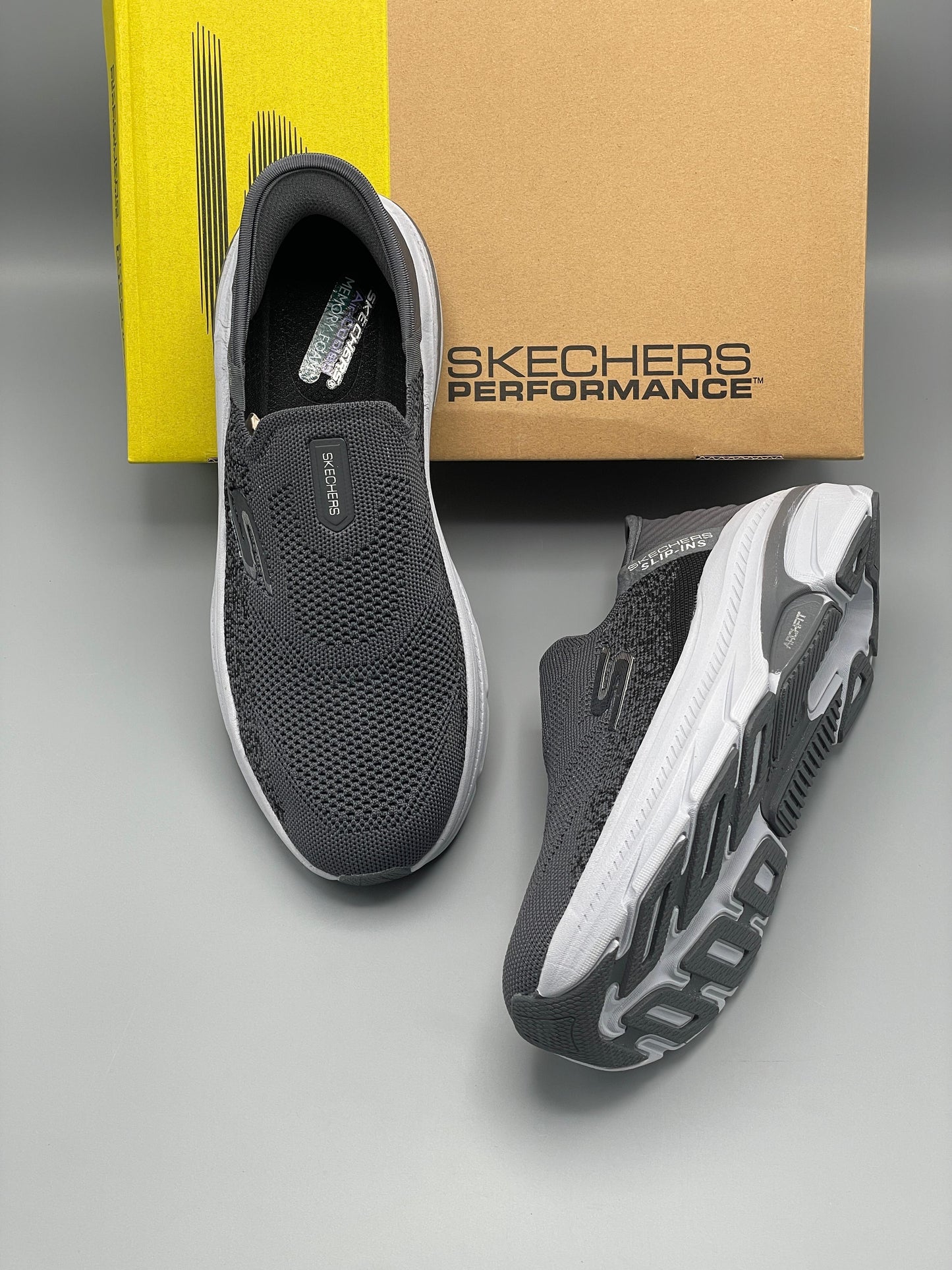 Skecher Arch-fit go walk slip in